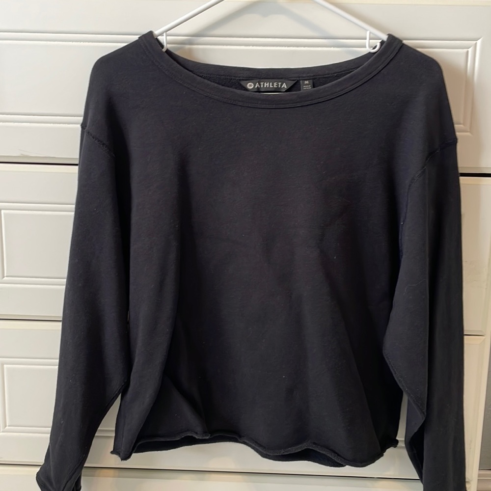 Athleta cropped seat shirt size medium